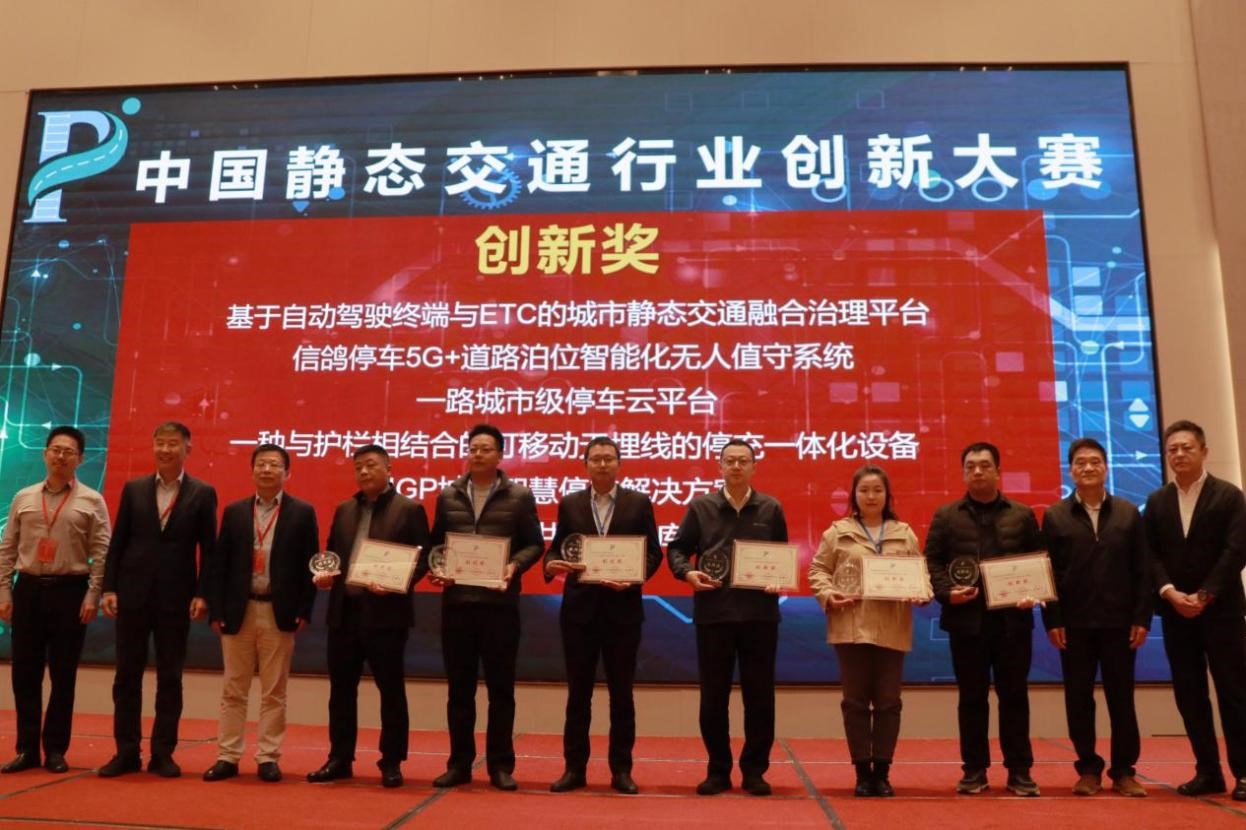 1980929229059534848.jpg 53546.jpg